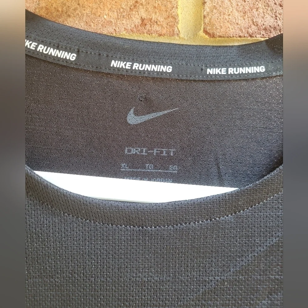 Nike Black Short Sleeve Performance Tee